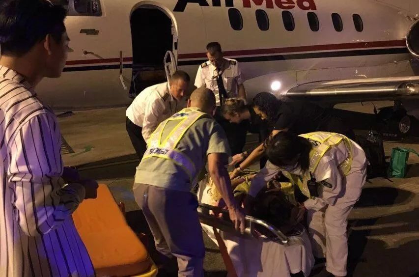 到塔城市机场急救接送